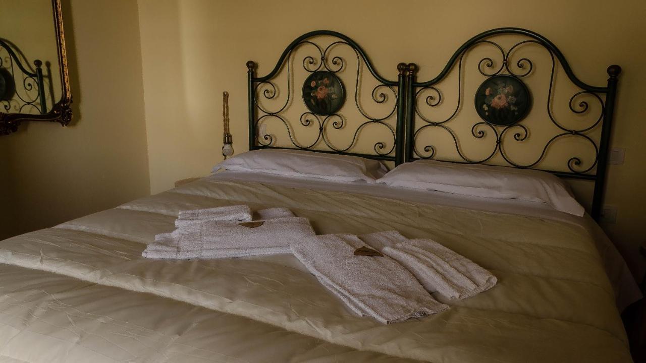 Agriturismo L'Olmo San Gimignano Eksteriør billede